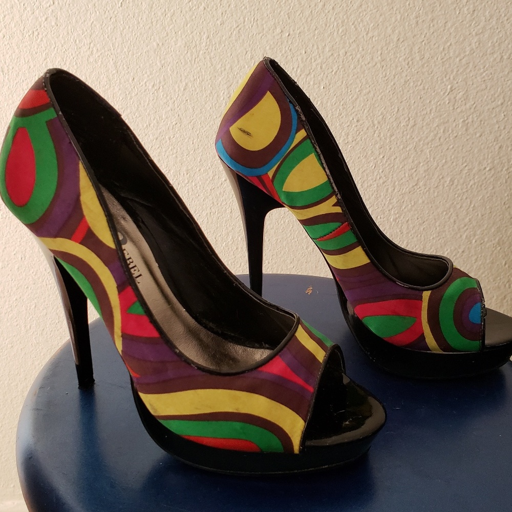 Shoes - Picture 2 of 3